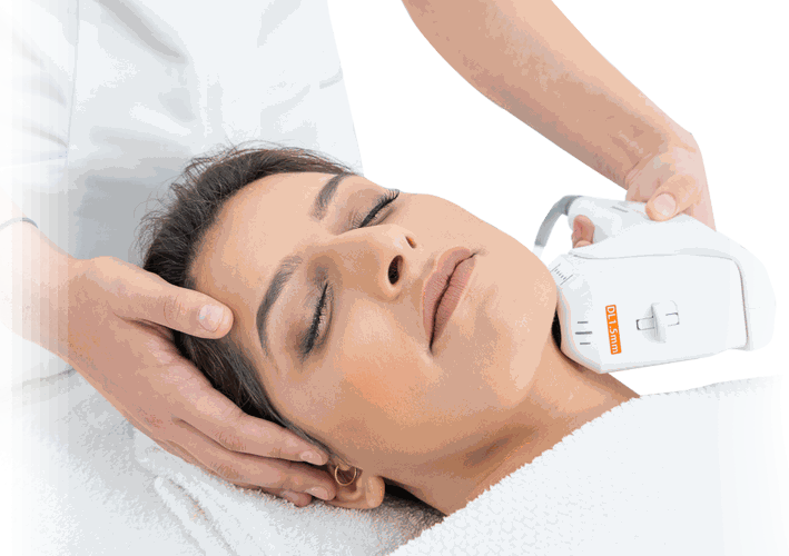 CoLaz clinician performing a HIFU facelift treatment along the jawline